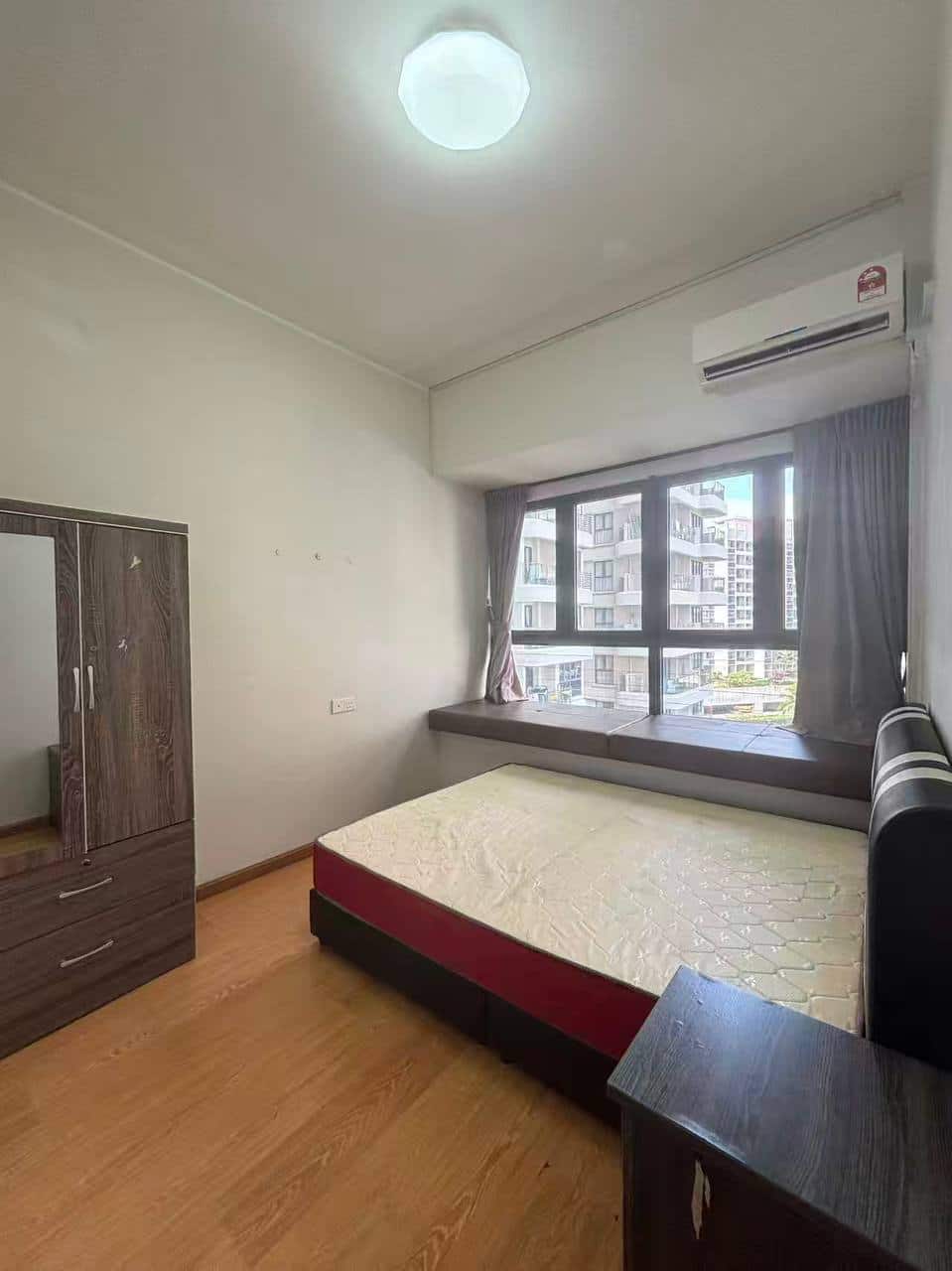 Service Apartment 5