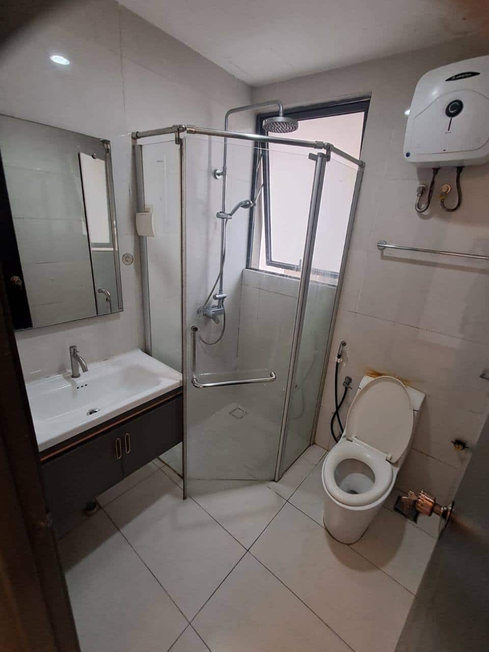 Condominium Country Garden Danga Bay 4