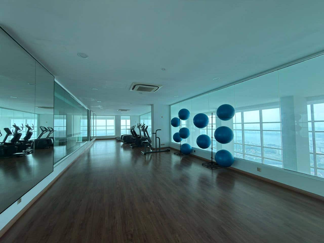 Condominium TriTower Residence 5