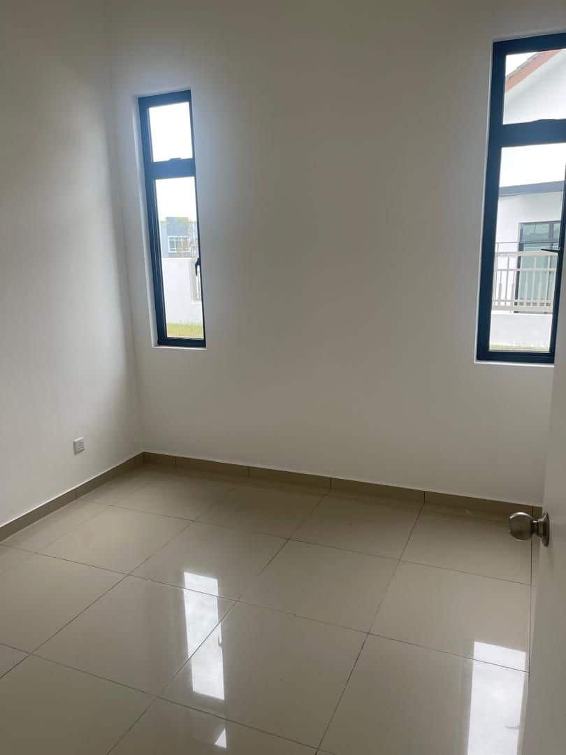 Single Storey Semi-D IOI Bandar Putra Kulai 6