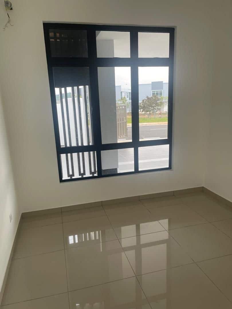 Single Storey Semi-D IOI Bandar Putra Kulai 7