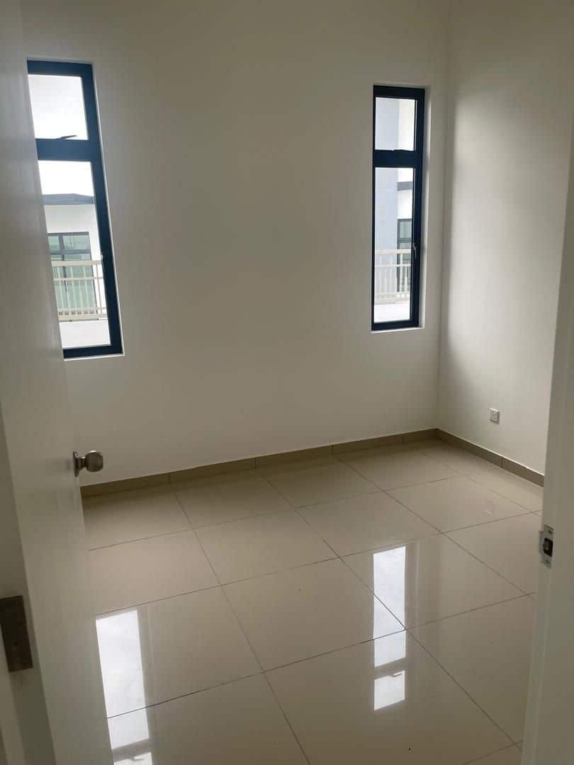 Single Storey Semi-D IOI Bandar Putra Kulai 5