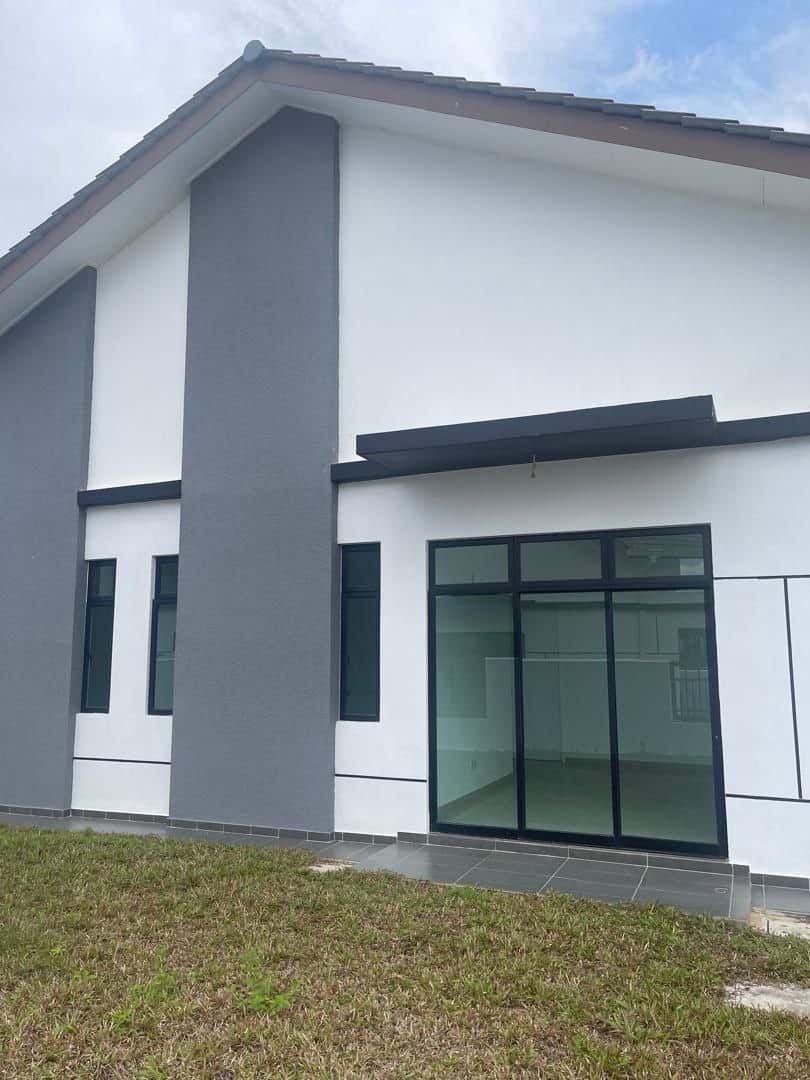 Single Storey Semi-D IOI Bandar Putra Kulai 1