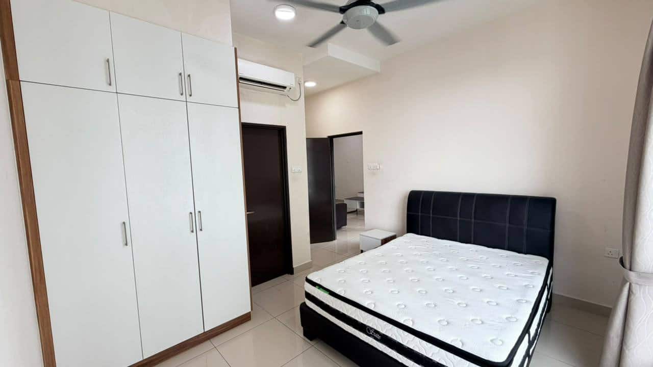 Condominium Larkin 4