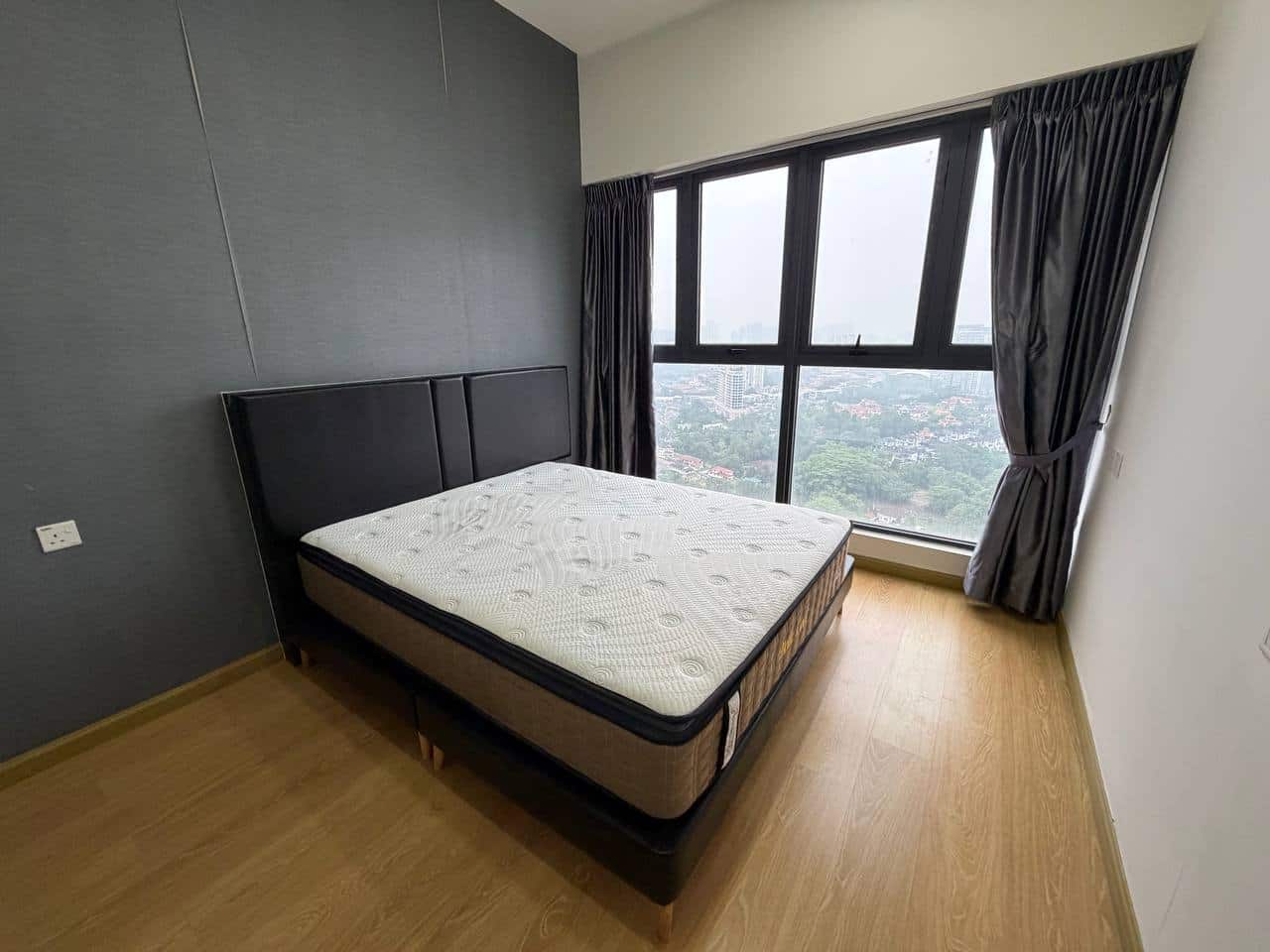 Condominium Country Garden Danga Bay – Amberside 8B 5