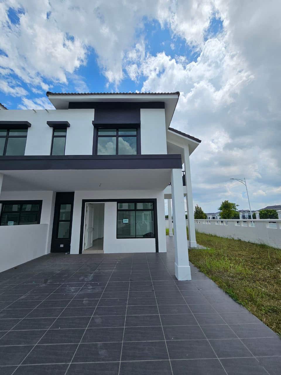 House Ecotropics Breezegate