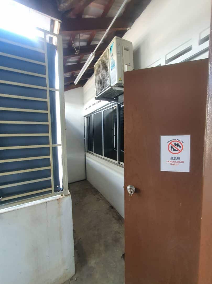 1st Floor Jalan ros merah