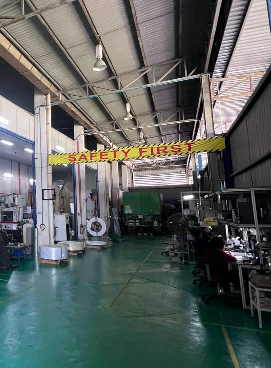 Detached Factory Kempas 3