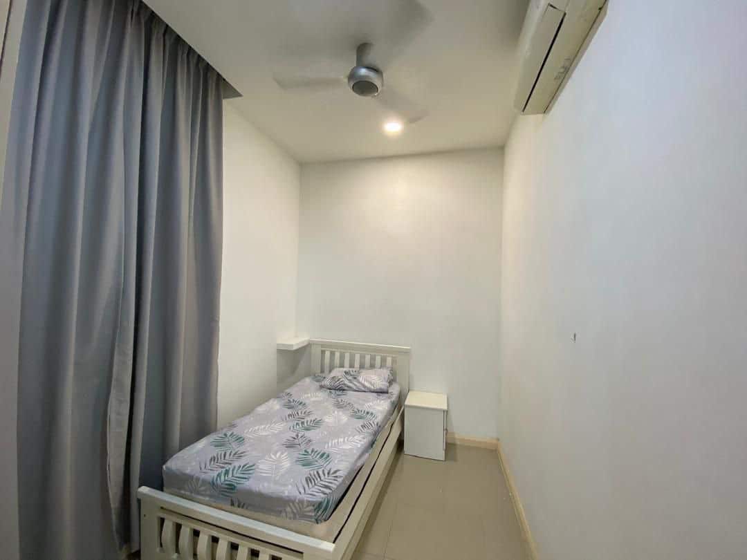 Condominium Medini 6