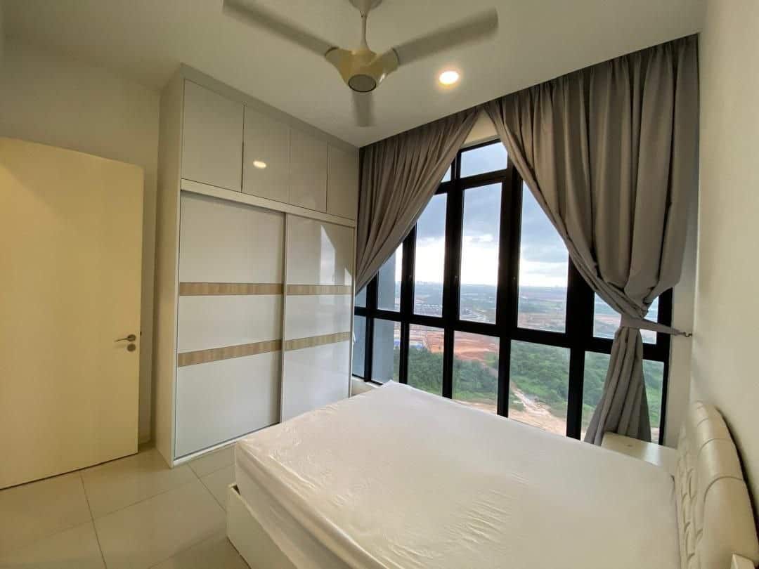 Condominium Medini 2