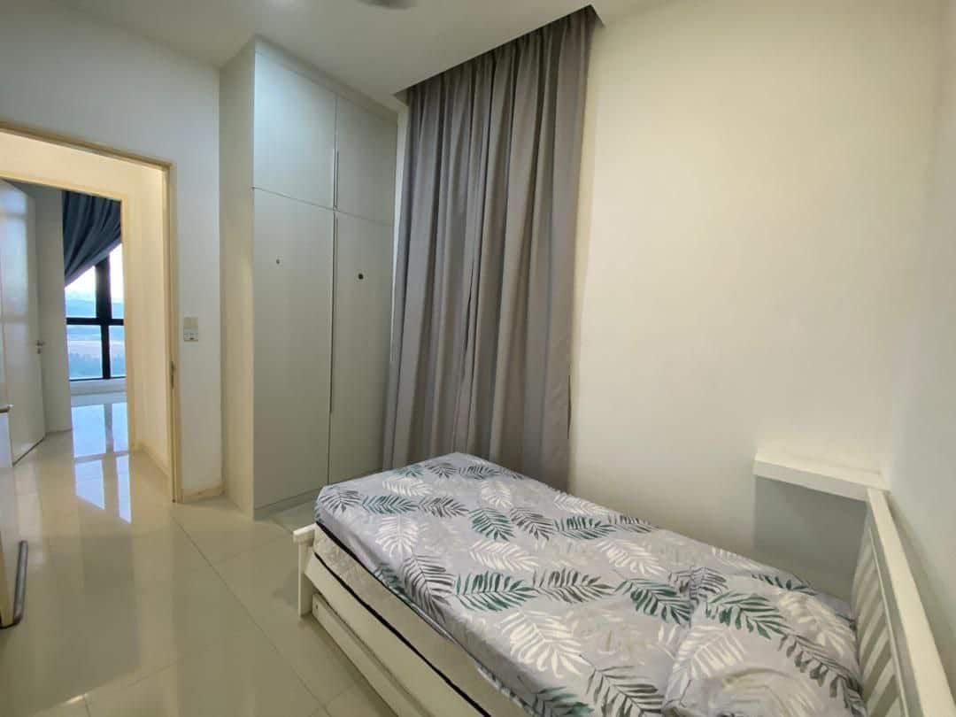 Condominium Medini 3