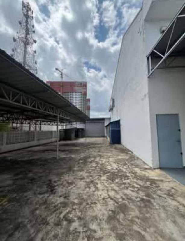 Semi Detached Corner Factory Jalan Chenderai 9
