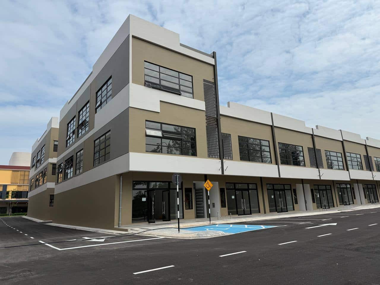 3-Storey Shop Office Horizon Square