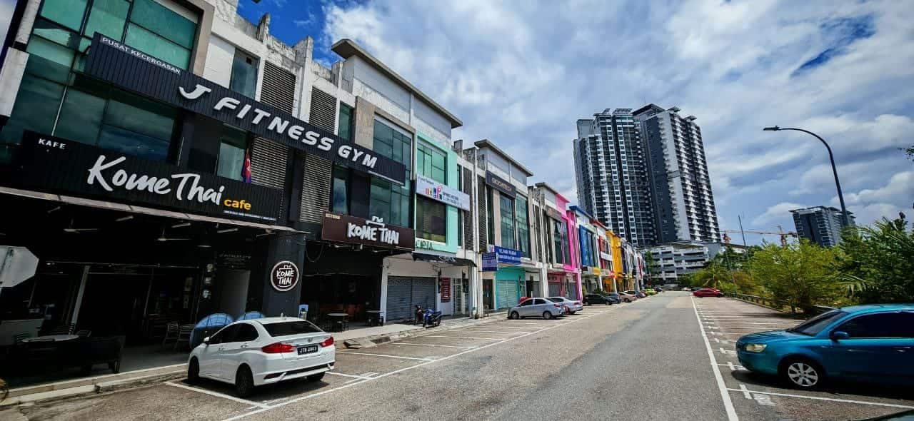 Three Storey Shoplot Jalan Setia Tropika 1/8