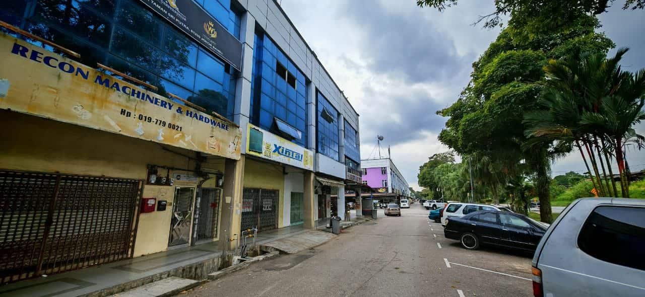 2nd Floor of Three Storey Shoplot Taman Sri Putra