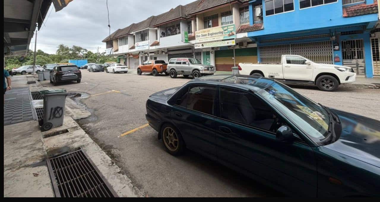 Double Storey Shop Taman Daya