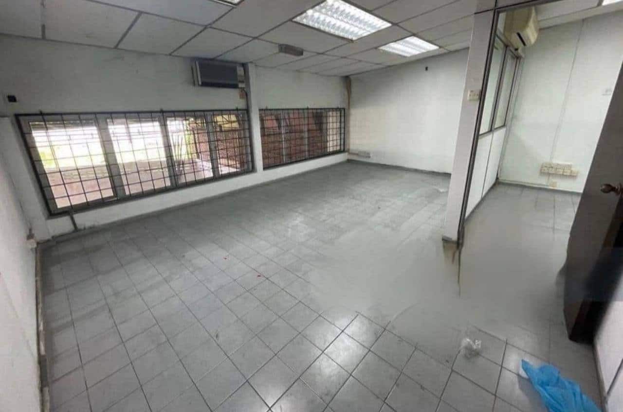 1.5 Storey Semi-D Taman Daya 5