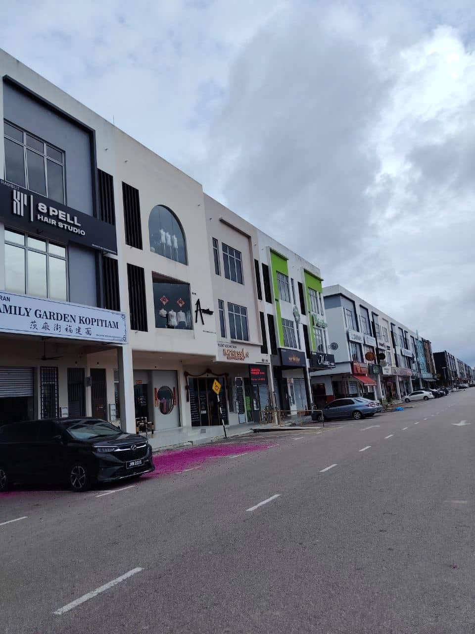 3-Storey Shoplot Austin Crest 4