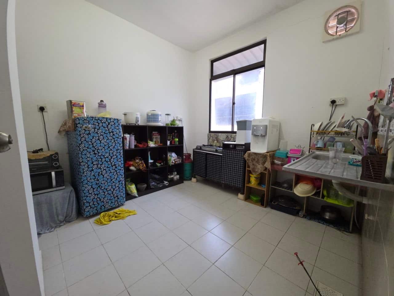 Town House (Upper Floor) Senai Scientax Jaya 4