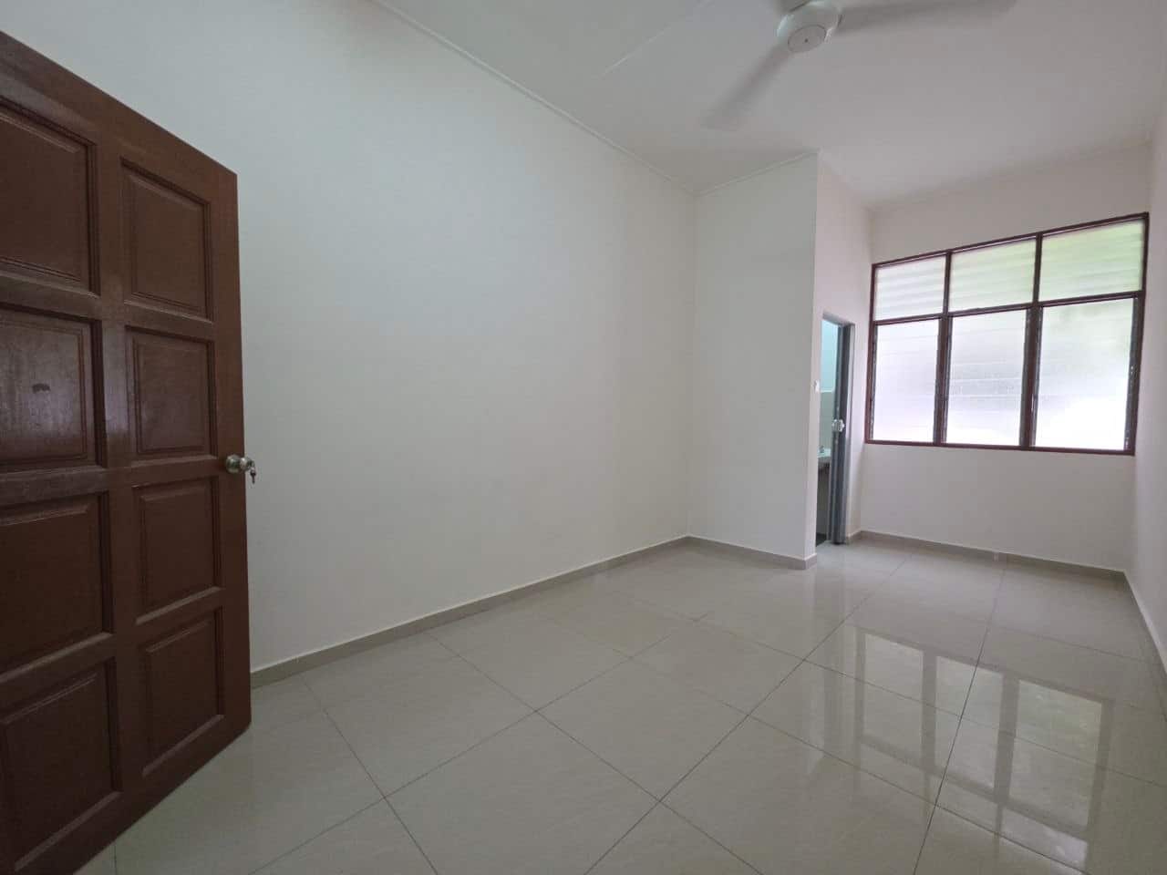 Double Storey Terrace House Jalan Mewah Pekan Nanas 4