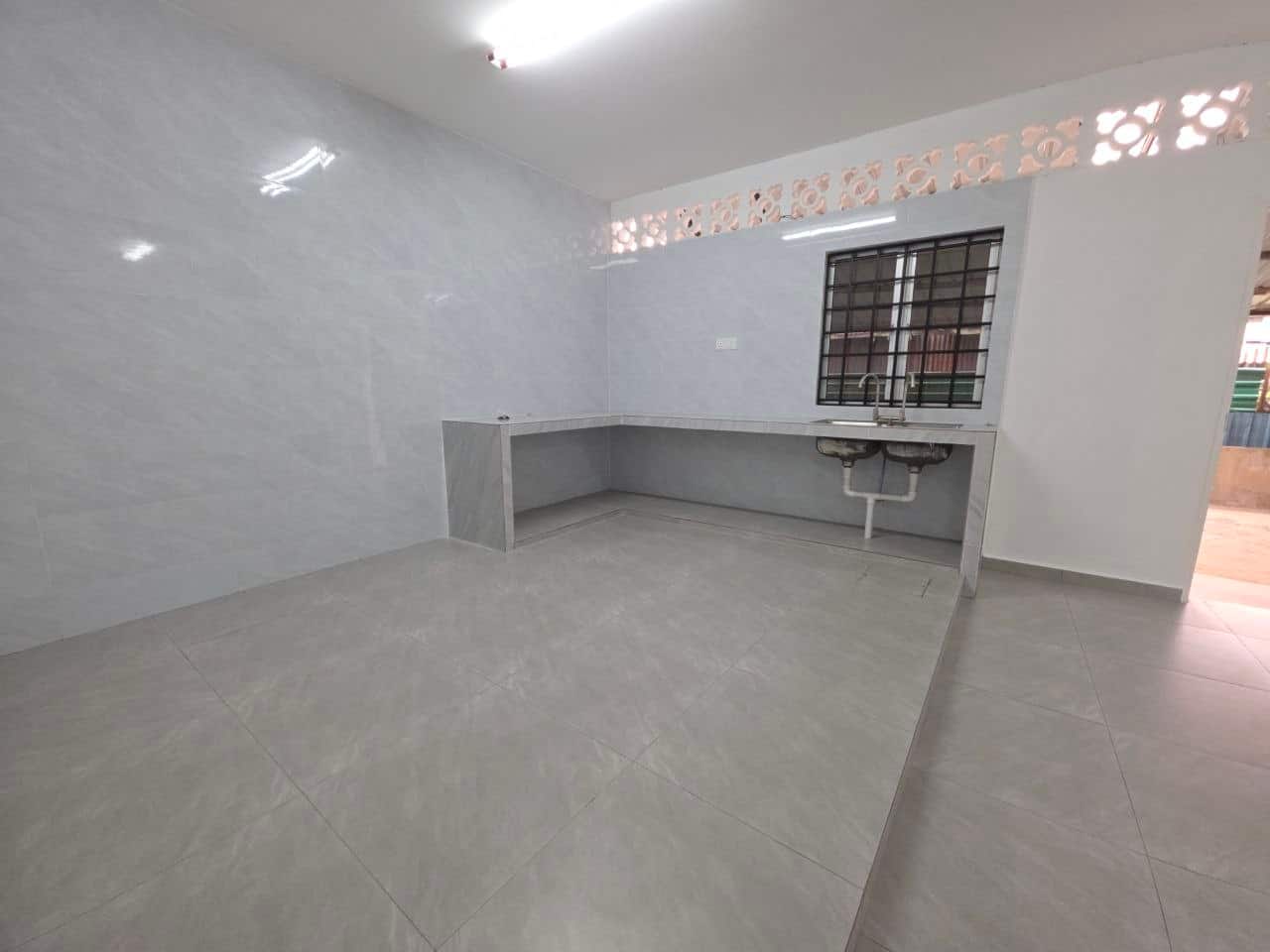 Double Storey Terrace Pekan Nanas 7