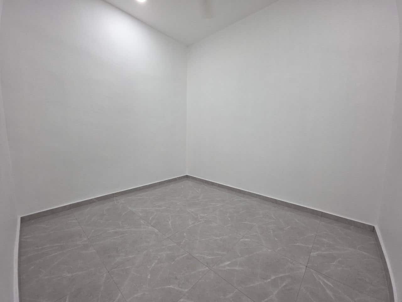 Double Storey Terrace Pekan Nanas 3