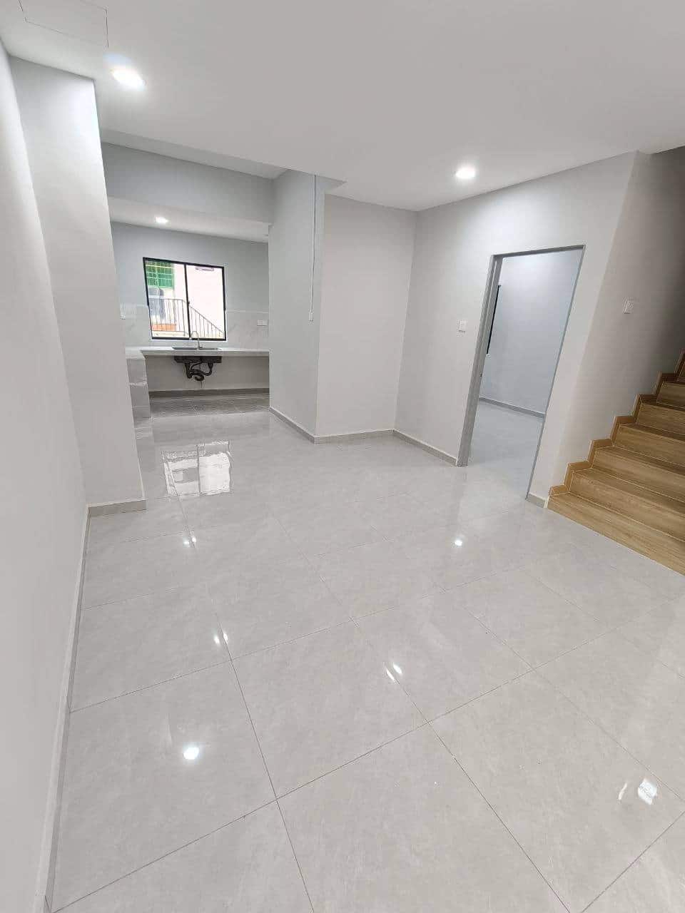 Double Storey Taman Ungku Tun Aminah 6