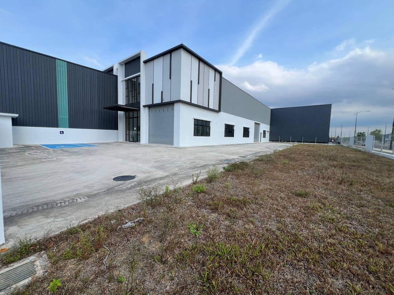 Corner lot Single Storey Cluster Factory Eco Business Park 1 Phase 3 @ Dato Onn 2