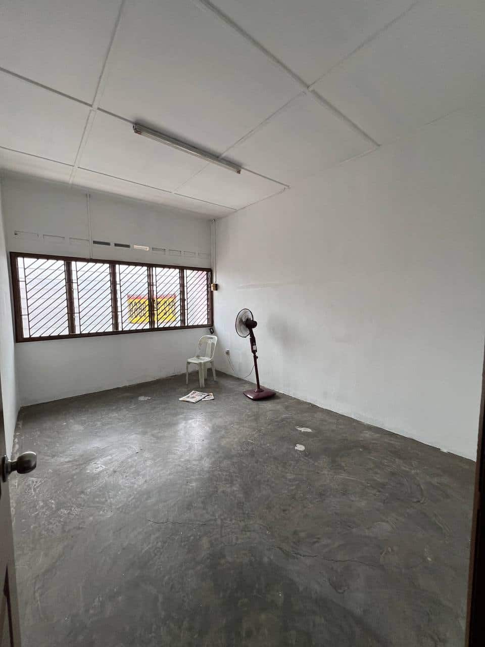 1st Floor Shoplot Jalan Dedap 5
