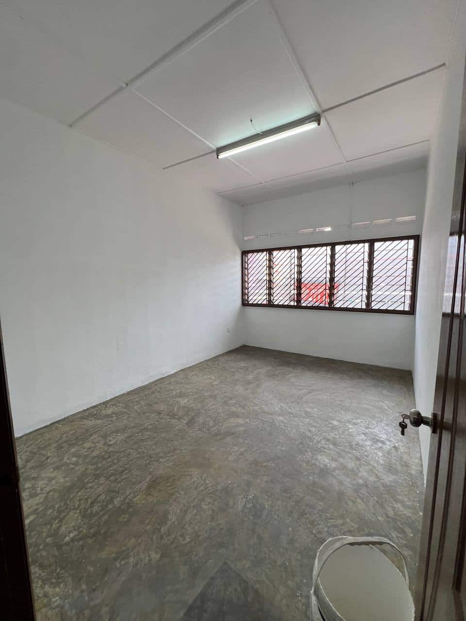 1st Floor Shoplot Jalan Dedap 6