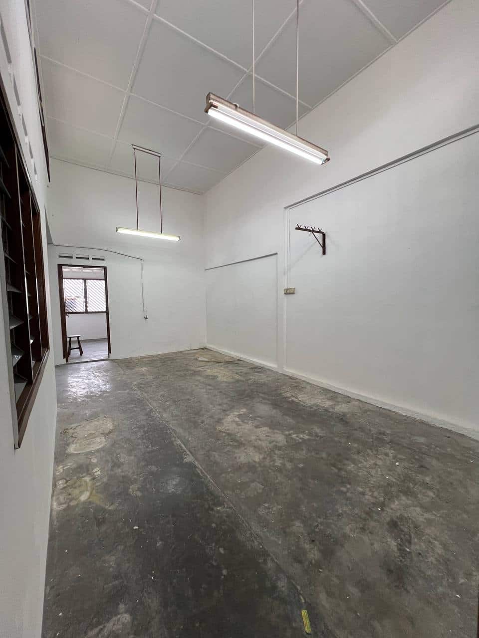 1st Floor Shoplot Jalan Dedap 2