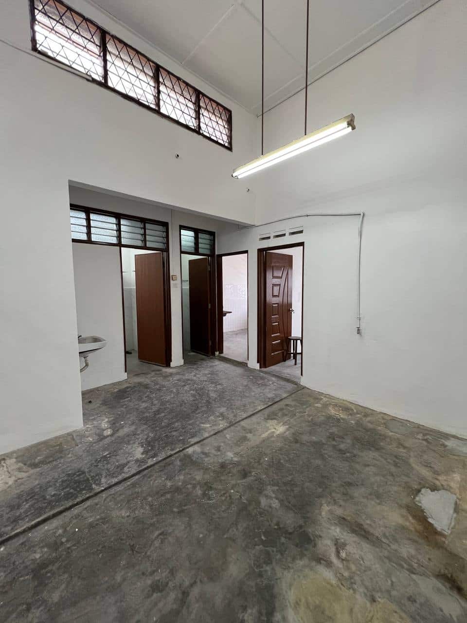1st Floor Shoplot Jalan Dedap 4