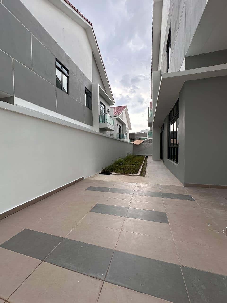 Cluster Taman Mount Austin 4