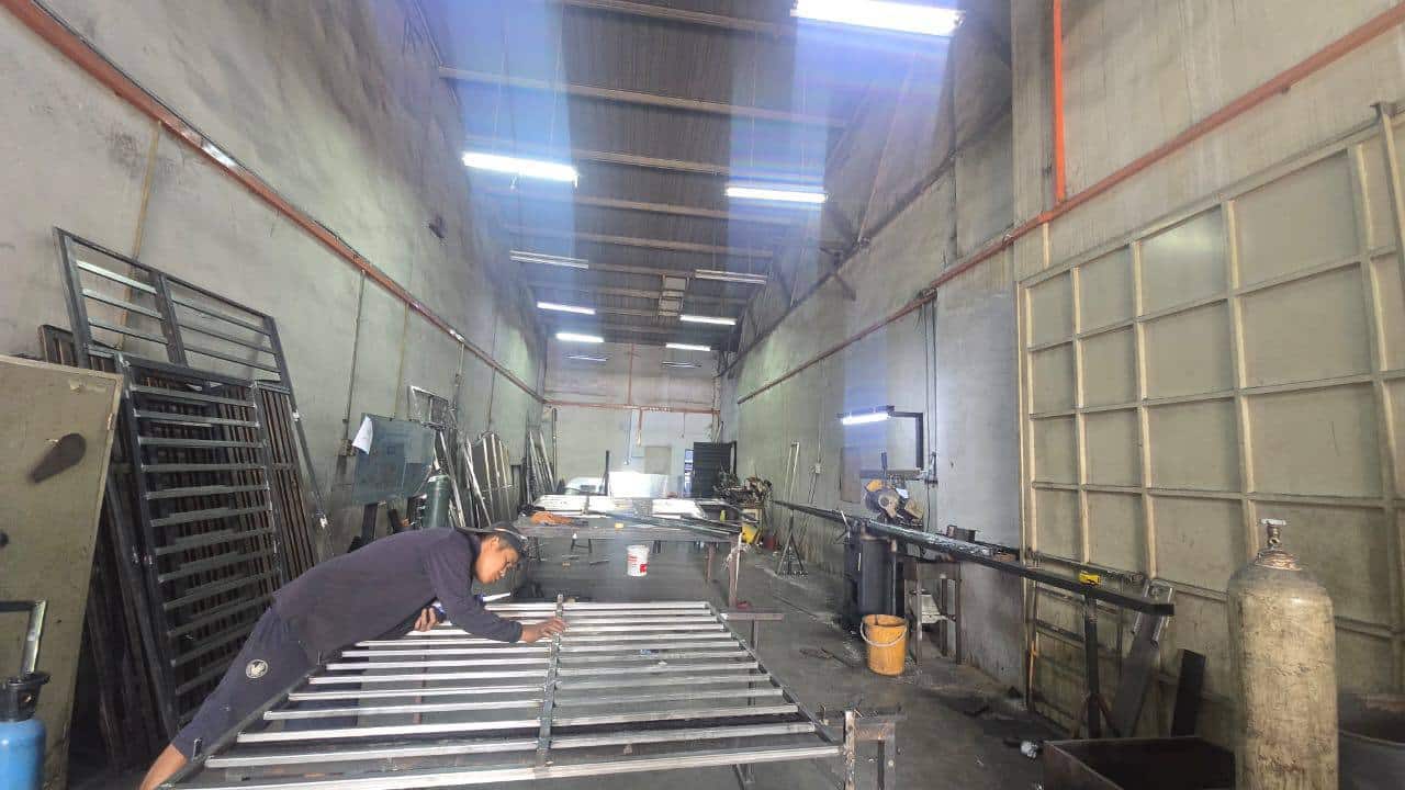 1.5 Storey Terrace Factory Endlot Taman Johor Jaya 9