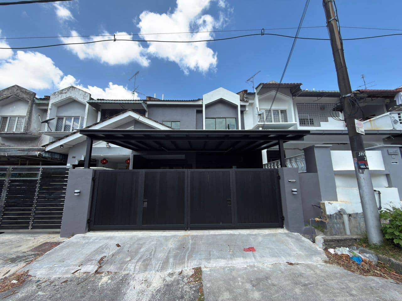Double Storey Terrace House Molek