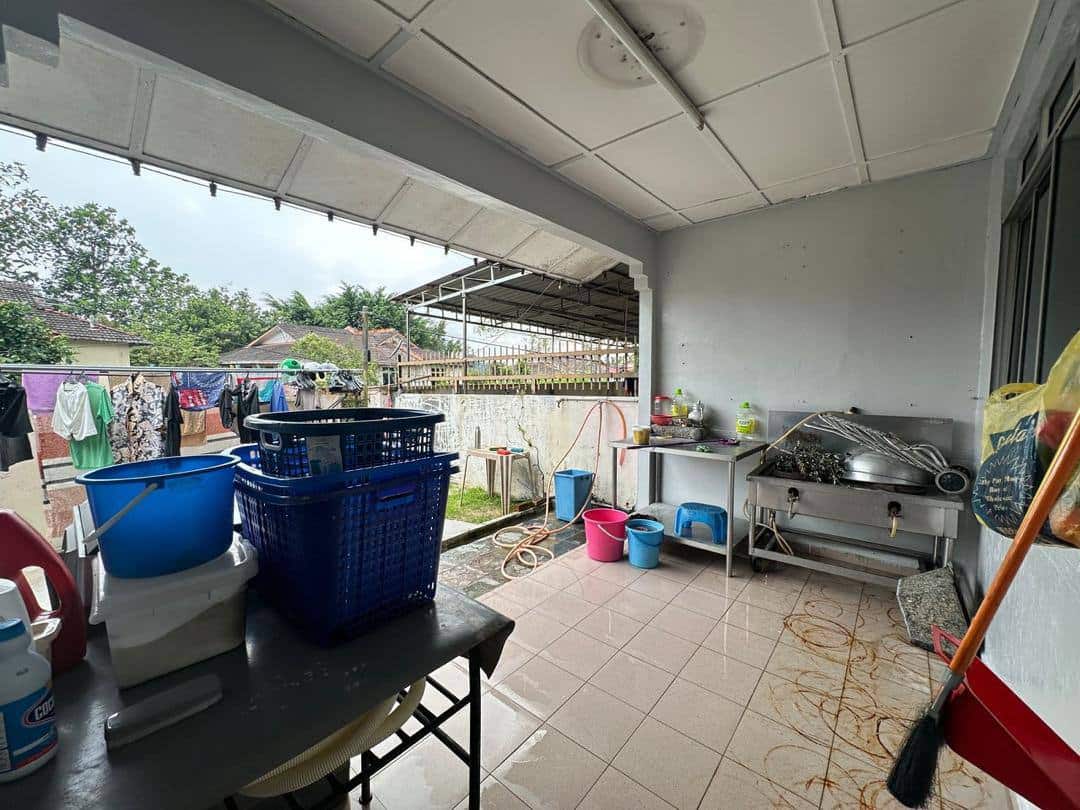 Double Storey Semi D Taman Bukit Kempas 6