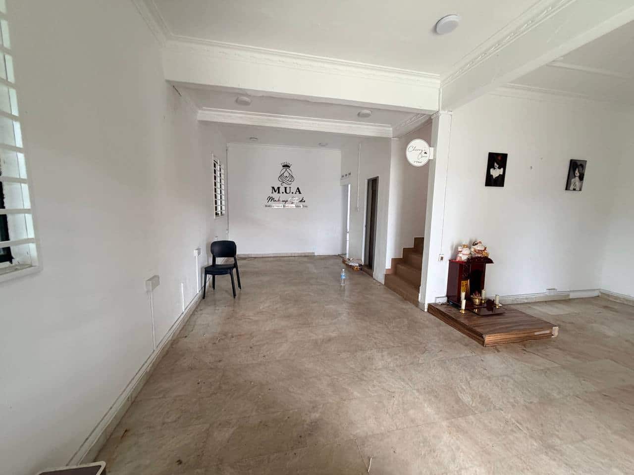 Corner Double Storey House Jalan Kelewang 4