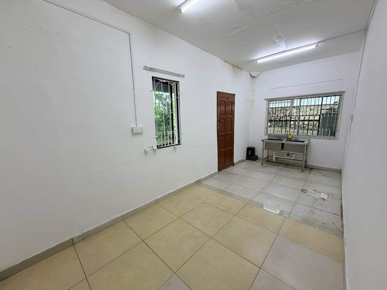 Corner Double Storey House Jalan Kelewang 7