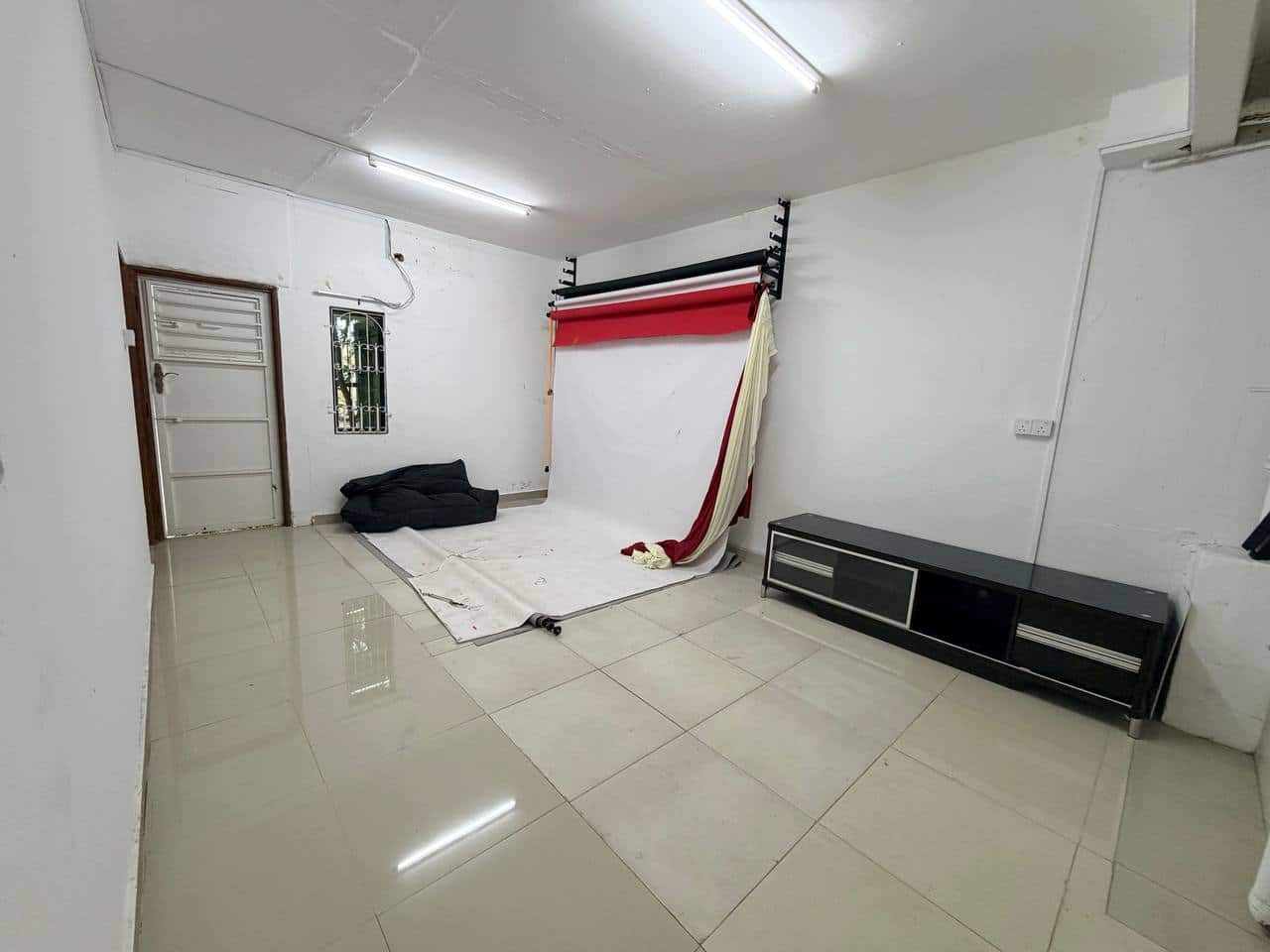 Corner Double Storey House Jalan Kelewang 6