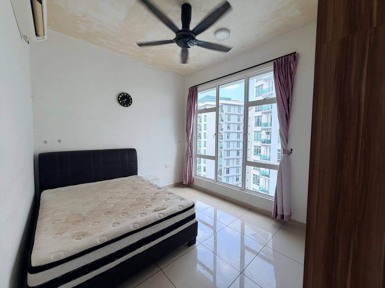 Condo Larkin 6
