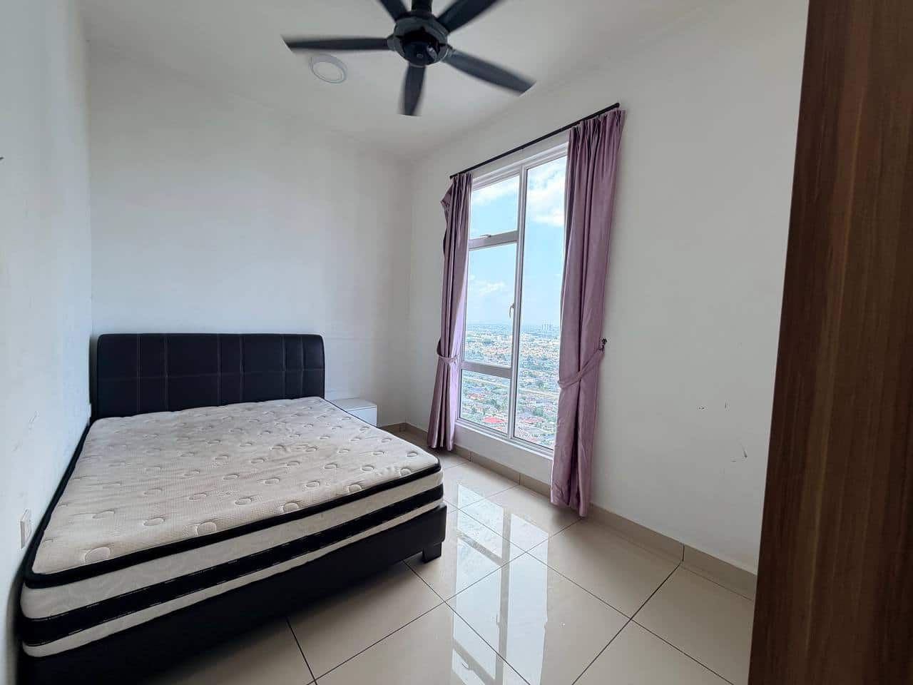Condo Larkin 7
