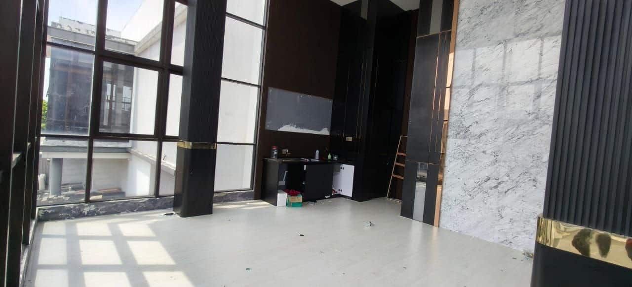 Cluster Retail Warehouse Eco Business Park 1 (Phase 2) 4