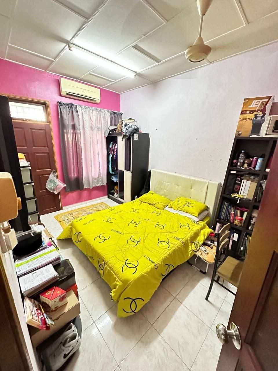 Double Storey Terrace House Taman megah 8
