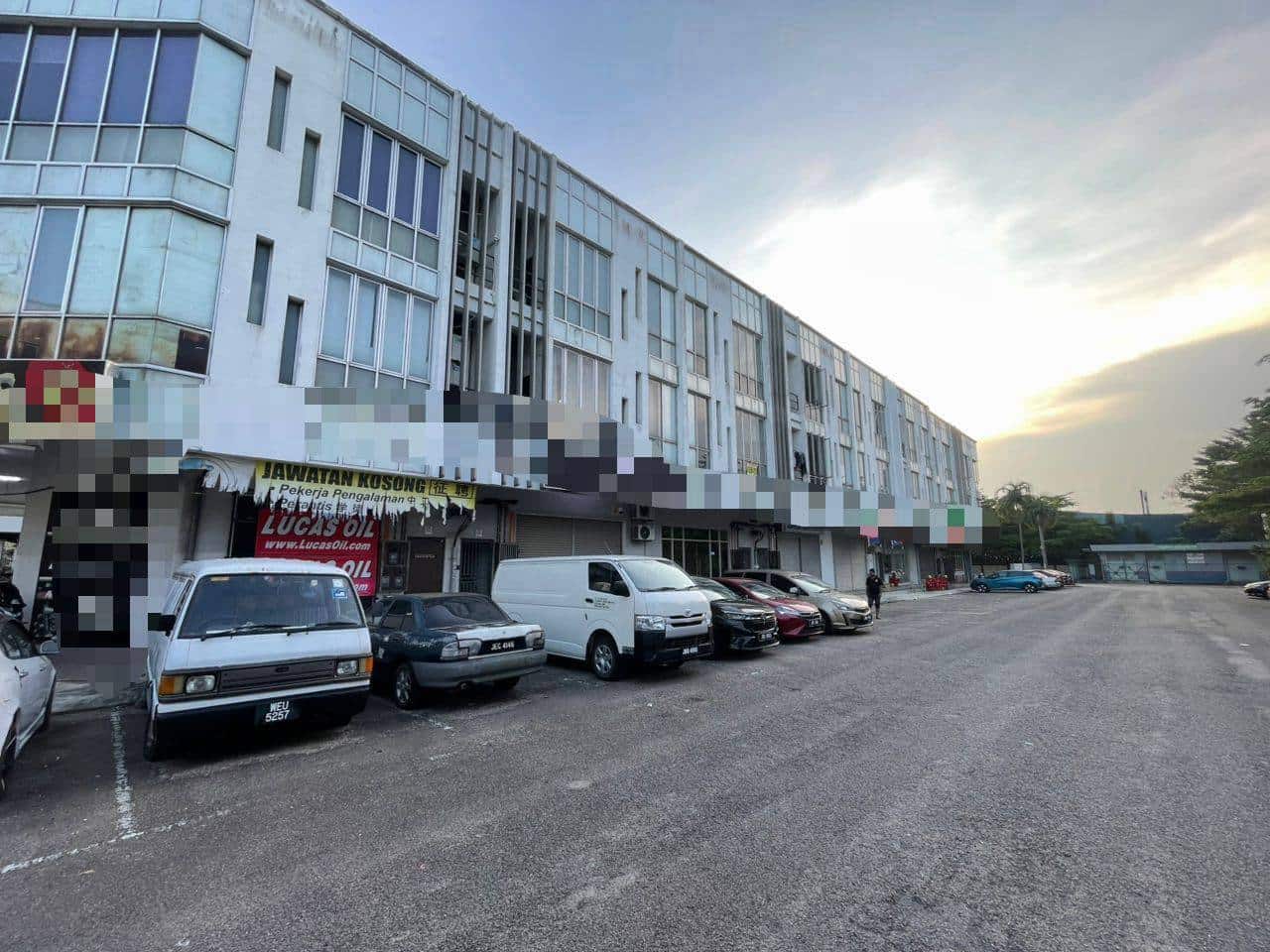 3-Storey Shoplot Kota Puteri 2