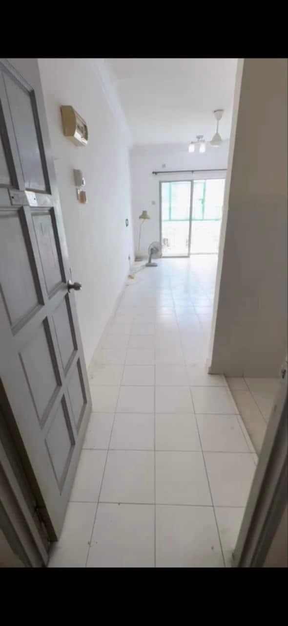 Medium Cost Service Apartment Larkin Idaman 2