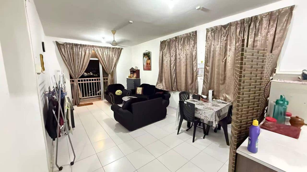 Condo Larkin