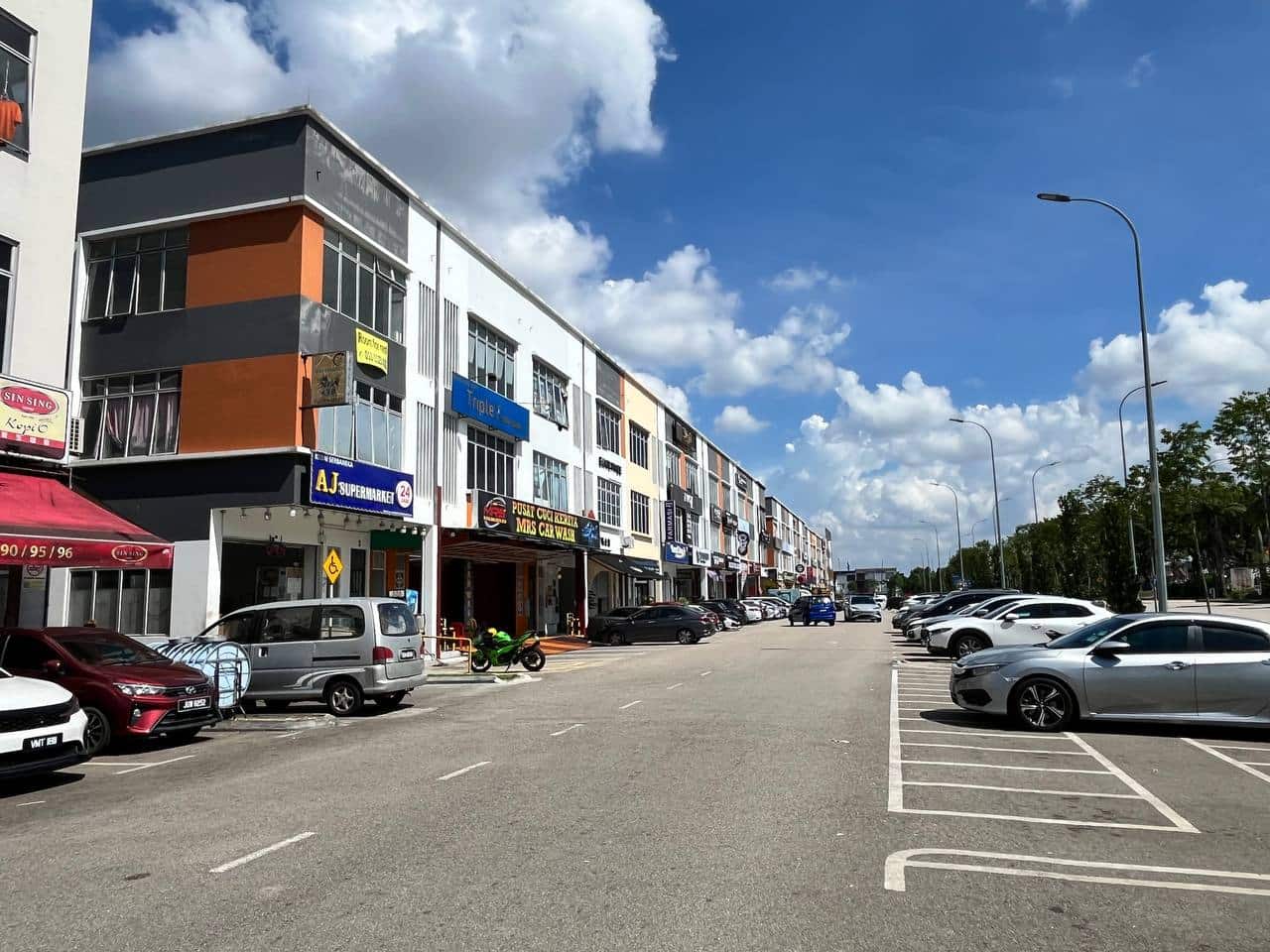 3-Storey Shop Lot Crest Austin, Emerald Phase 1 Jalan Jaya Putra 7/6