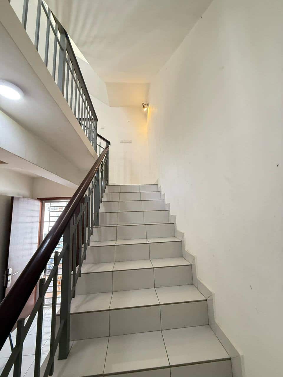 2.5 Storey Terrace House Imperial Jade Residence 4