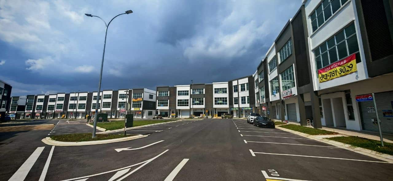 3 Storey Shoplot Taman Puncak Tropicana 3