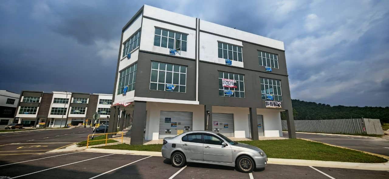3 Storey Shoplot Taman Puncak Tropicana 5